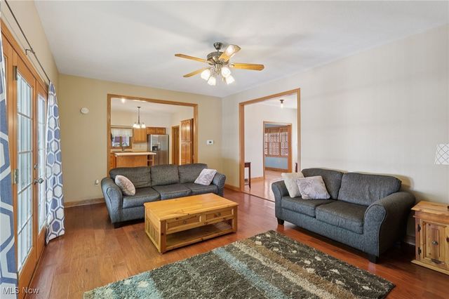 406 Ivanhoe Avenue, Wadsworth, OH 44281