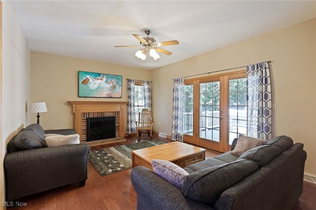 406 Ivanhoe Avenue, Wadsworth, OH 44281