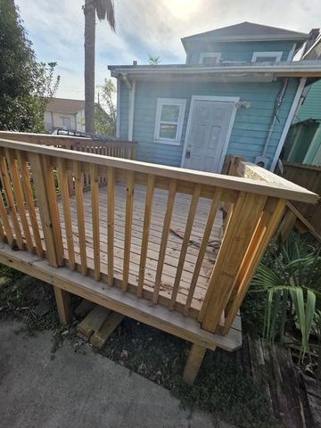 3410 Sealy Street, Galveston, TX 77550