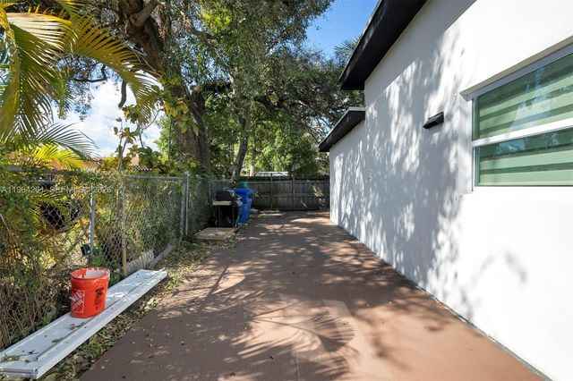 1820 SW 25th Ave, Miami, FL 33145