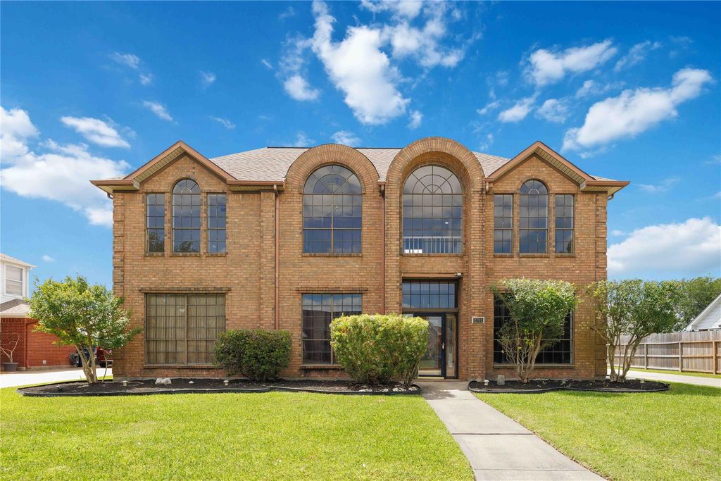 2701 11th Street N, Texas City, TX 77590
