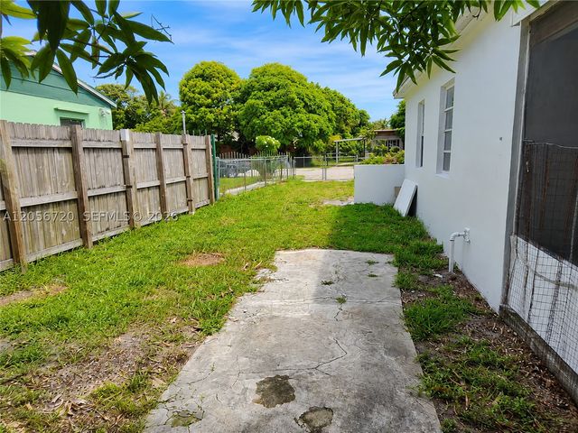 740 NW 130th St, North Miami, FL 33168