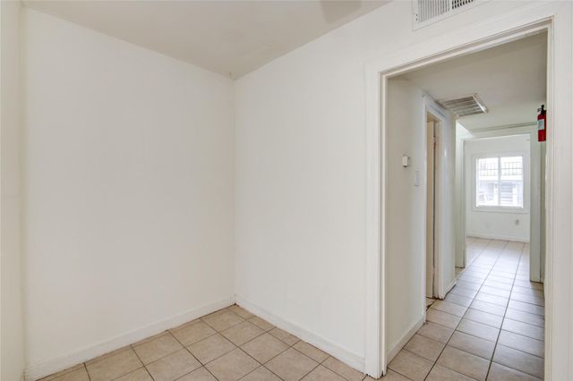 1828 W Main Street 1, Houston, TX 77098