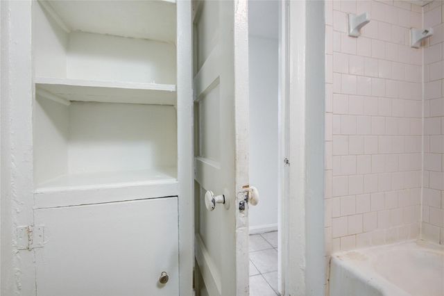 1828 W Main Street 1, Houston, TX 77098