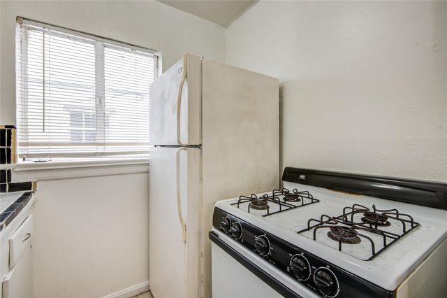 1828 W Main Street 1, Houston, TX 77098