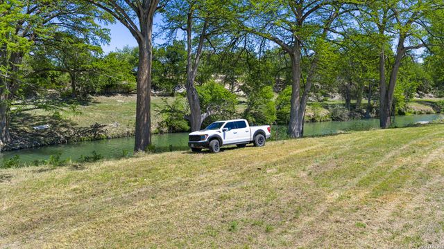 0010 Clearwater, Comfort, TX 78013