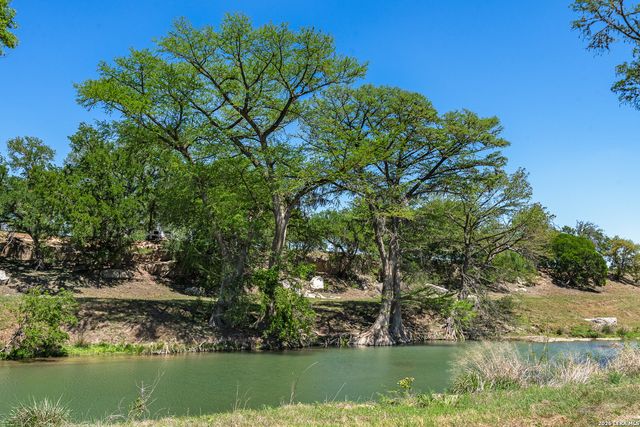 0010 Clearwater, Comfort, TX 78013