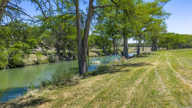 0010 Clearwater, Comfort, TX 78013