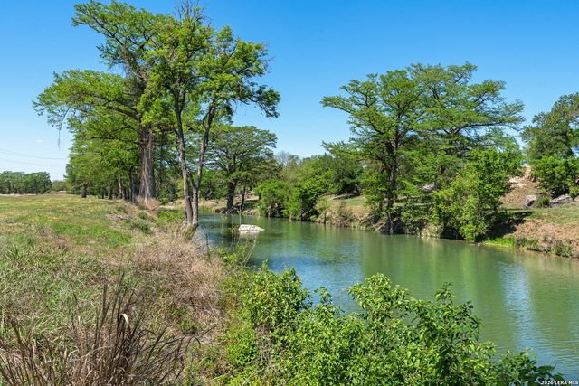 0010 Clearwater, Comfort, TX 78013