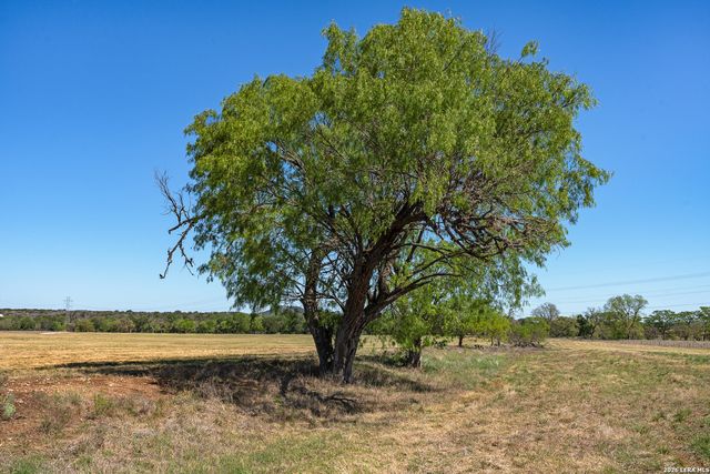 0010 Clearwater, Comfort, TX 78013