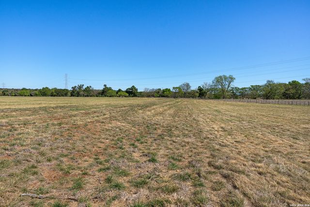 0010 Clearwater, Comfort, TX 78013
