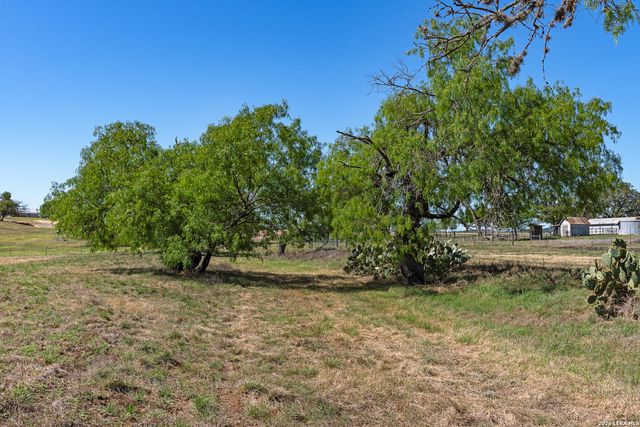 0010 Clearwater, Comfort, TX 78013