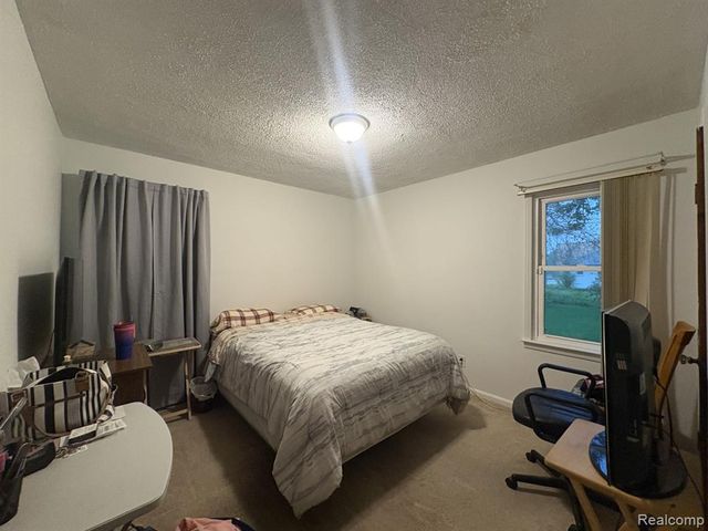 21555 Panama Avenue, Warren, MI 48091