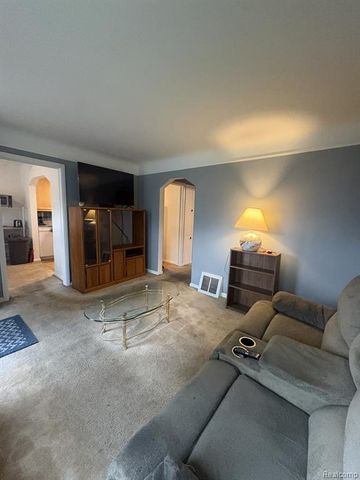 21555 Panama Avenue, Warren, MI 48091
