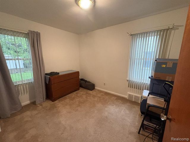 21555 Panama Avenue, Warren, MI 48091