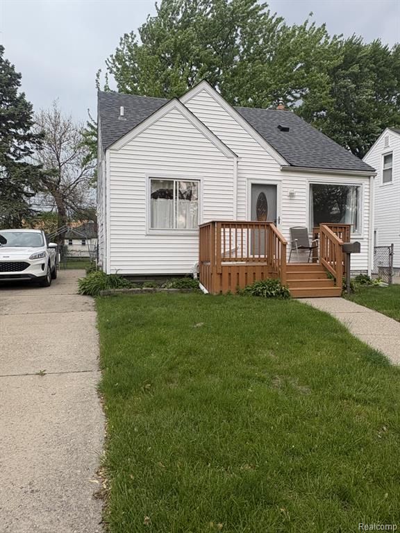 21555 Panama Avenue, Warren, MI 48091