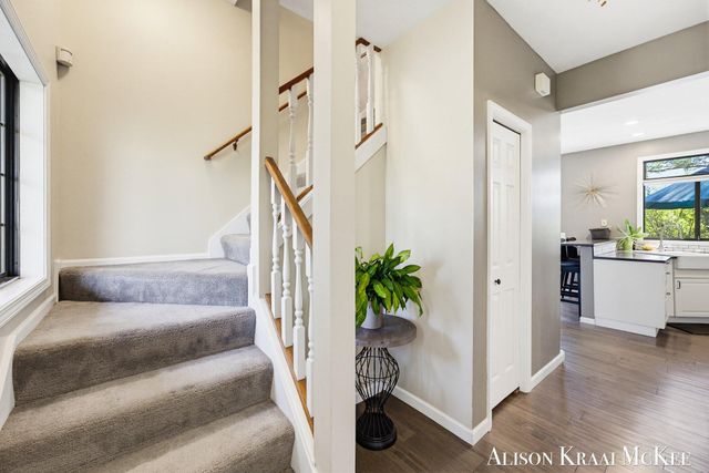 100 Rollingbrook NE, Ada, MI 49301