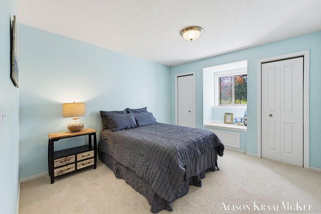 100 Rollingbrook NE, Ada, MI 49301
