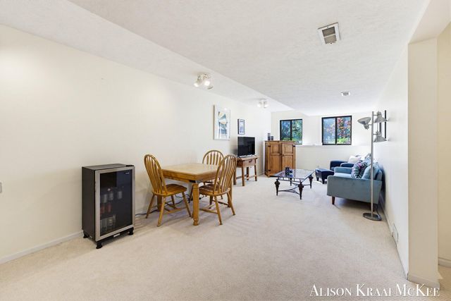 100 Rollingbrook NE, Ada, MI 49301