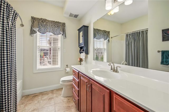 240 Third Street D, Oakmont, PA 15139