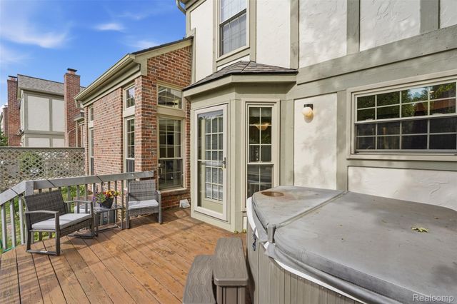 2216 Lone Wolf Lane 138, Canton Charter Township, MI 48188