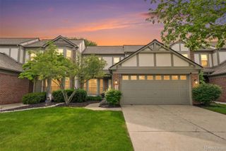 2216 Lone Wolf Lane 138, Canton Charter Township, MI 48188