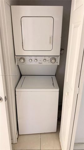 990 NE 33rd Ter 104, Homestead, FL 33033