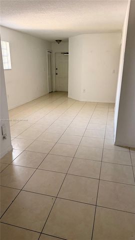 990 NE 33rd Ter 104, Homestead, FL 33033