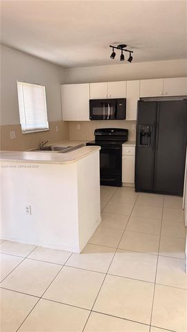 990 NE 33rd Ter 104, Homestead, FL 33033