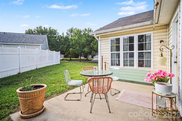 15725 Southern Garden Lane, Charlotte, NC 28278