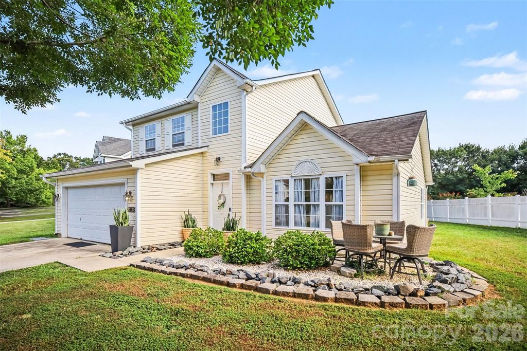 15725 Southern Garden Lane, Charlotte, NC 28278