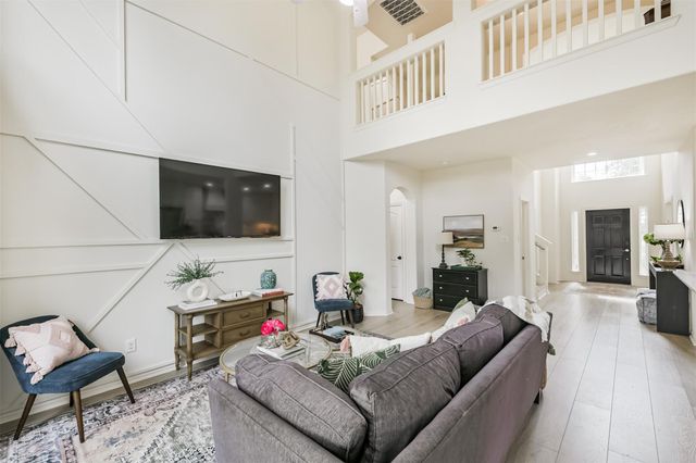 38 Hallmark Drive, Conroe, TX 77304