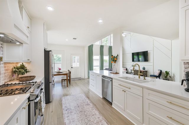 38 Hallmark Drive, Conroe, TX 77304