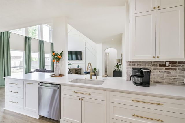 38 Hallmark Drive, Conroe, TX 77304