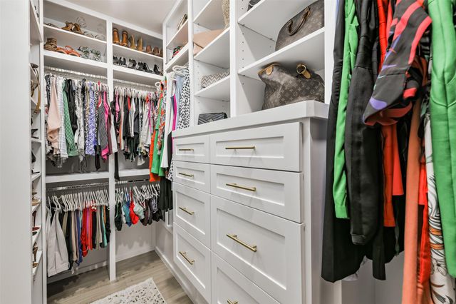 38 Hallmark Drive, Conroe, TX 77304