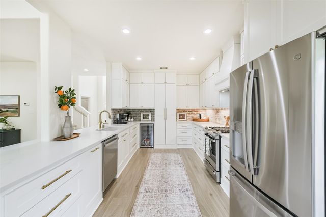 38 Hallmark Drive, Conroe, TX 77304