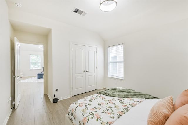 38 Hallmark Drive, Conroe, TX 77304