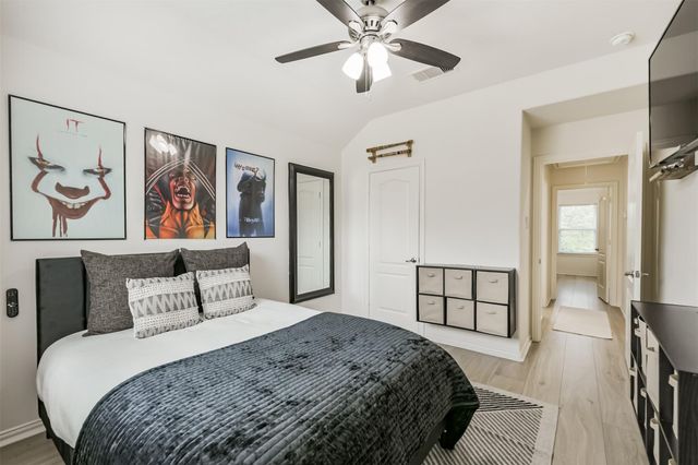 38 Hallmark Drive, Conroe, TX 77304