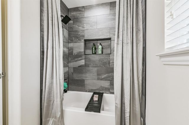 38 Hallmark Drive, Conroe, TX 77304