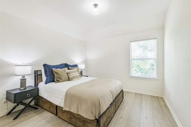 38 Hallmark Drive, Conroe, TX 77304