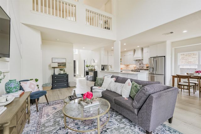 38 Hallmark Drive, Conroe, TX 77304