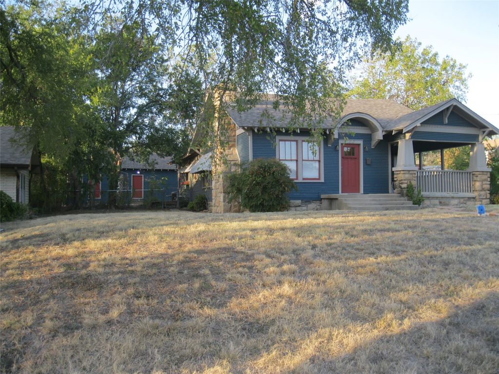 1010 E Lindsey Street, Breckenridge, TX 76424