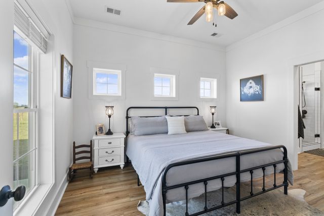 7027 Cowan Rd, Springfield, TN 37172