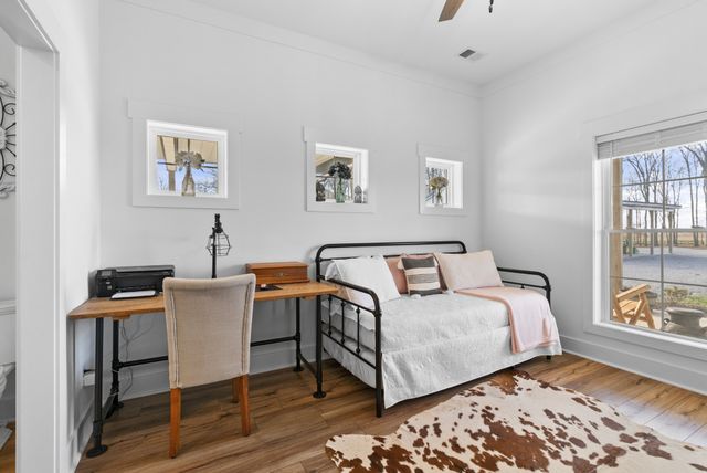 7027 Cowan Rd, Springfield, TN 37172