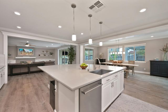 7564 Astaire Way, Roseville, CA 95747