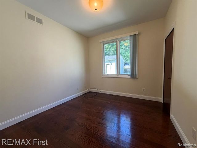 3055 W Auburn Road, Rochester Hills, MI 48309