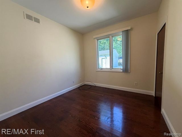 3055 W Auburn Road, Rochester Hills, MI 48309