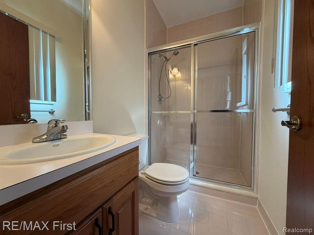 3055 W Auburn Road, Rochester Hills, MI 48309