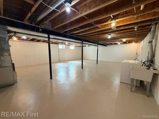 3055 W Auburn Road, Rochester Hills, MI 48309