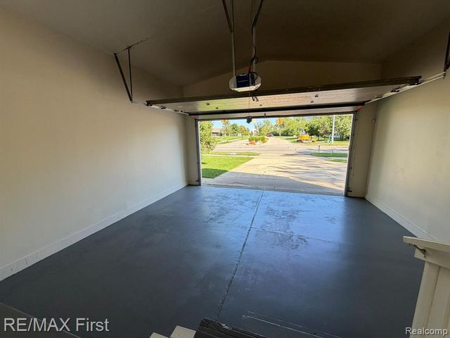 3055 W Auburn Road, Rochester Hills, MI 48309